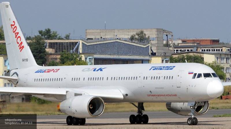 Самолет с освобожденными на Украине россиянами прибыл в Москву