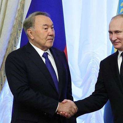 Владимир Путин и Нурсултан Назарбаев в субботу обсудили двусторонние отношения