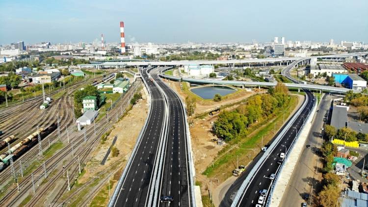 Порядка 40 километров новых дорог построят в Москве