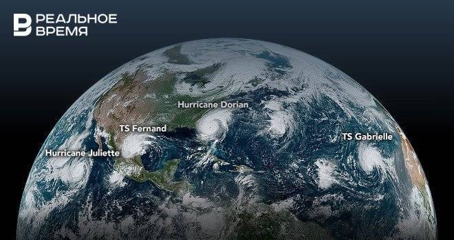NASA опубликовала снимки четырех больших ураганов
