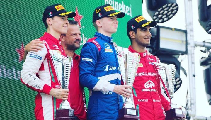 Россиянин Шварцман победил в первой гонке седьмого этапа "Формулы-3" в Италии