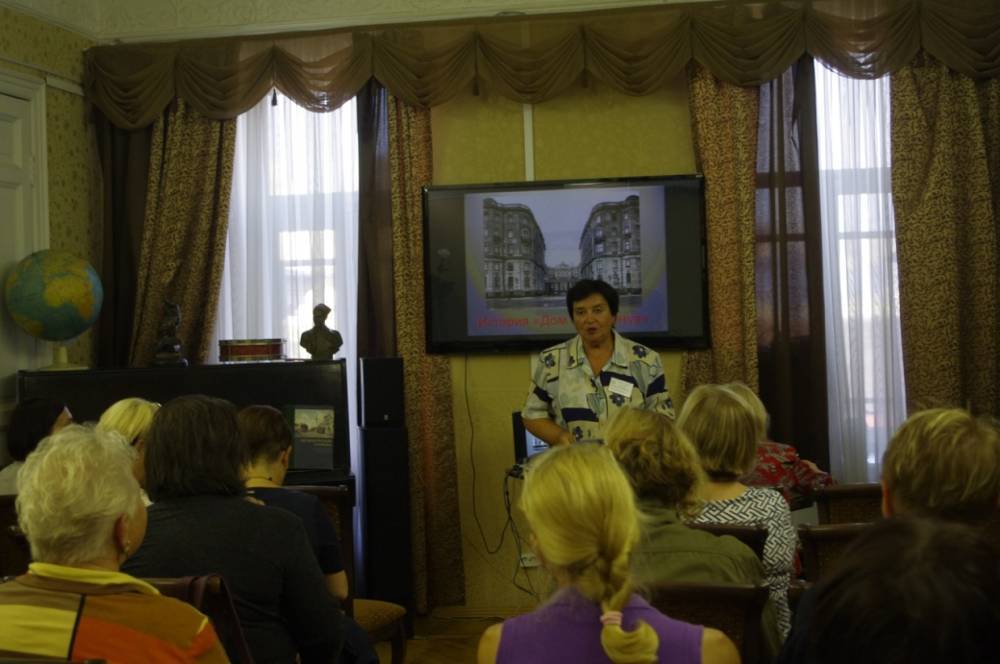 Петербуржцы посетили виртуальную экскурсию «Дома трех Бенуа»
