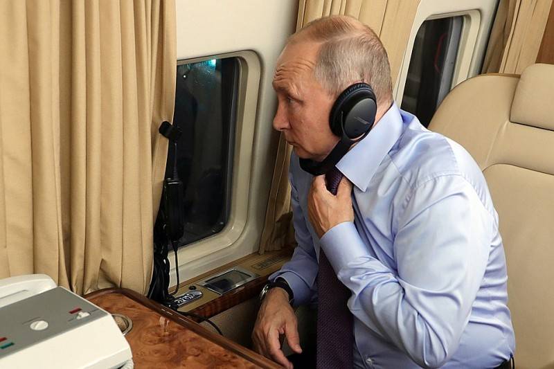 Путин попросил Зеленского перечитать Минские соглашения
