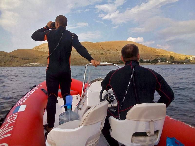 Спасатели нашли тело пассажирки затонувшего в Крыму катера