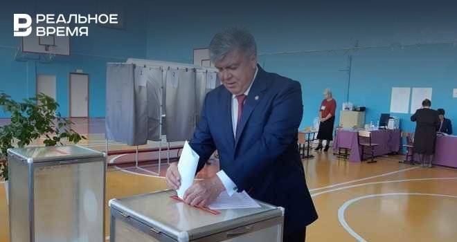 Магдеев проголосовал в Челнах