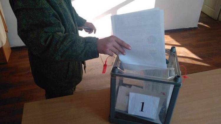 Избирательные участки открылись в Курганской, Челябинской и Оренбургской областях