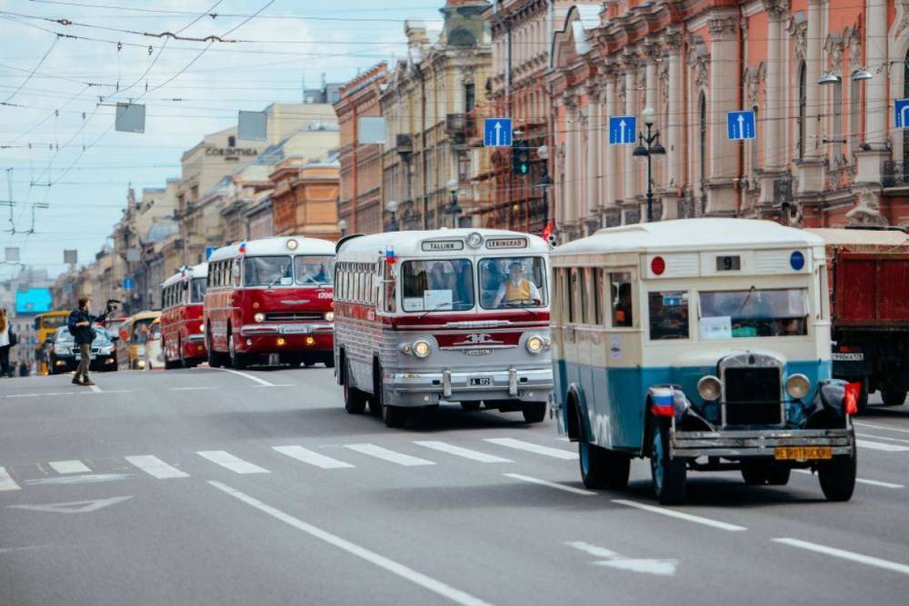 Стартует заключительный день выставки ретро-автомобилей Original Meet в Петербурге