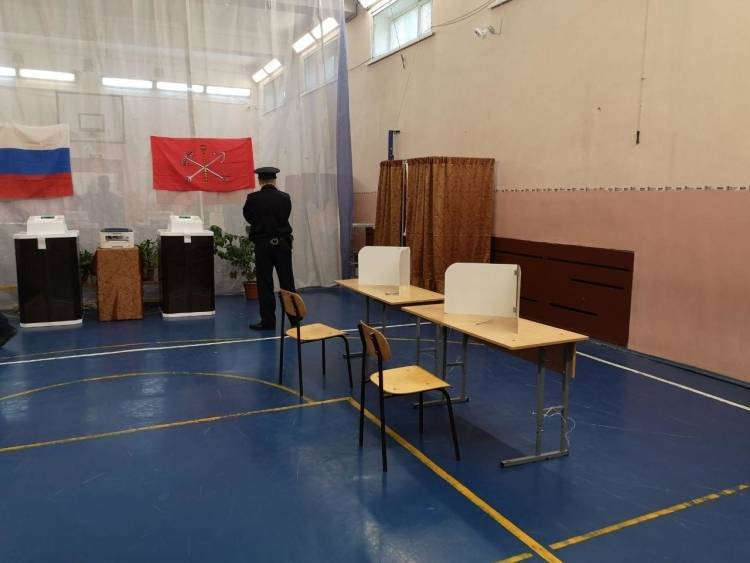 Председатель УИК №932 в Петербурге опроверг «нарушение тайны голосования»