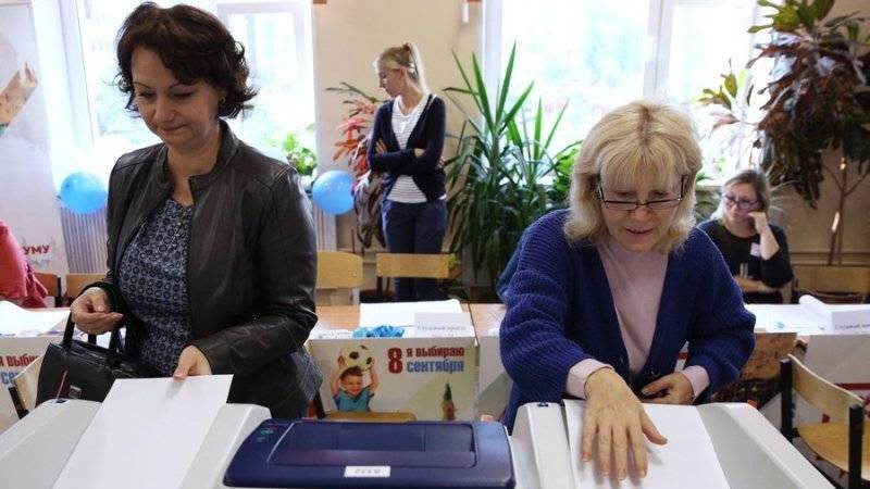 Видео годичной давности выдали за «доказательство вброса» на выборах в Петербурге