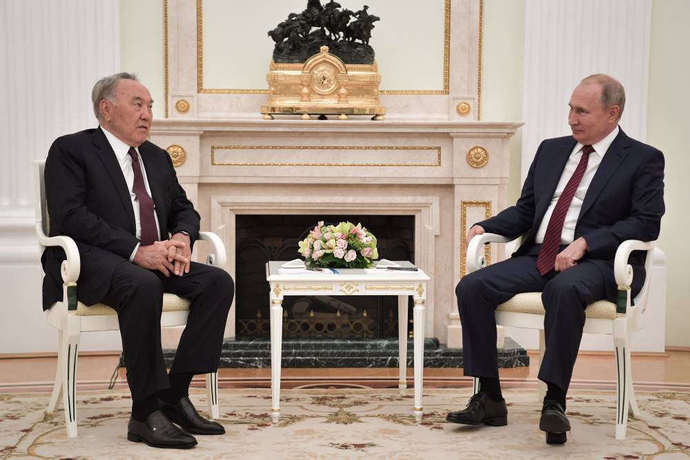 Путин и Назарбаев обсудили отношения Казахстана и России