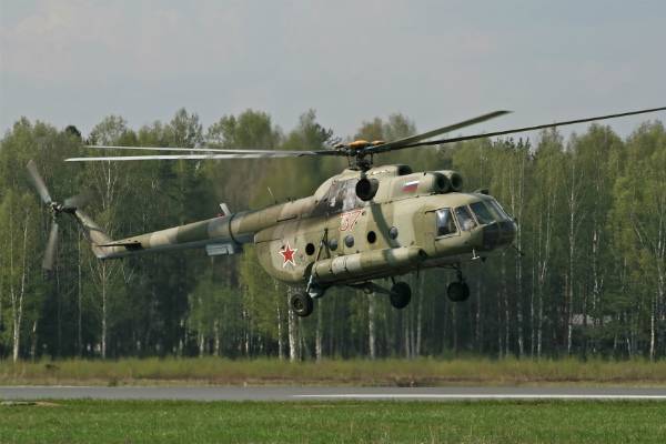 Вертолет сгорел, люди выжили: в Саратовской области разбился армейский Ми-8