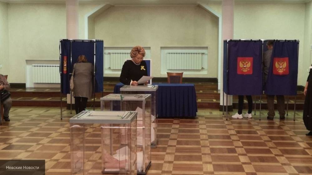 Матвиенко проголосовала на выборах губернатора в Петербурге