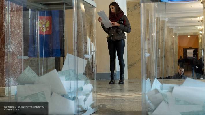 В Новосибирске открылись избирательные участки для выборов мэра