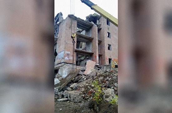 Под завалами обрушившегося здания в Подмосковье находятся трое рабочих