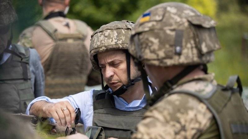 Зеленский анонсировал отвод сил в Донбассе