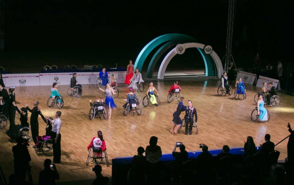 В Петербурге начался международный турнир по танцам на колясках