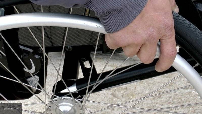 Легковушка сбила инвалида-колясочника в Москве