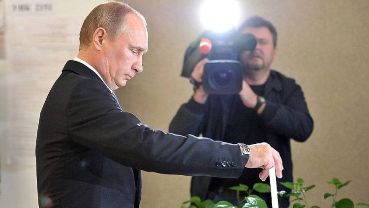 Ведущие российские политики проголосовали на выборах, сообщают СМИ