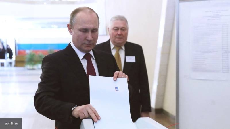 Путин прибыл на УИК в РАН, чтобы проголосовать на выборах в Мосгордуму