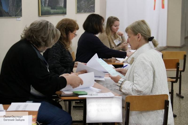 Петербургский суд отстранил от выборов и оштрафовал мешавших голосованию «оппозиционеров»