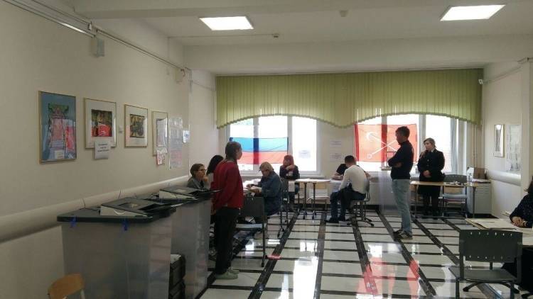 Журналисты не подтвердили информацию о нарушениях на УИК №134 на Васильевском острове
