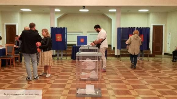 «Заглядывали в кабинки»: в Петербурге суд отстранил от работы 14 членов УИК