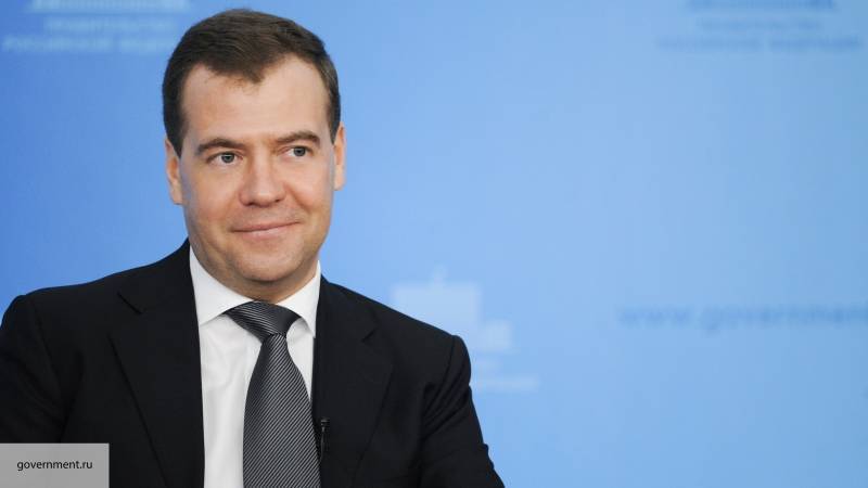 Российский премьер Дмитрий Медведев поздравил москвичей с Днем города