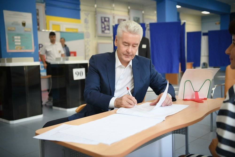 "Очень важный день": Собянин отдал свой голос на выборах