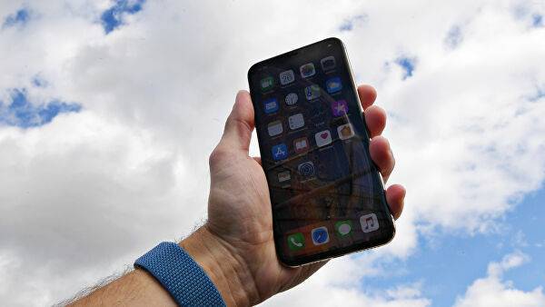 Россияне ждут от новых iPhone большей емкости аккумулятора