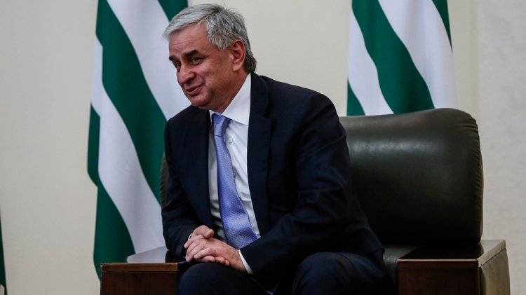 Хаджимба выигрывает выборы главы Абхазии