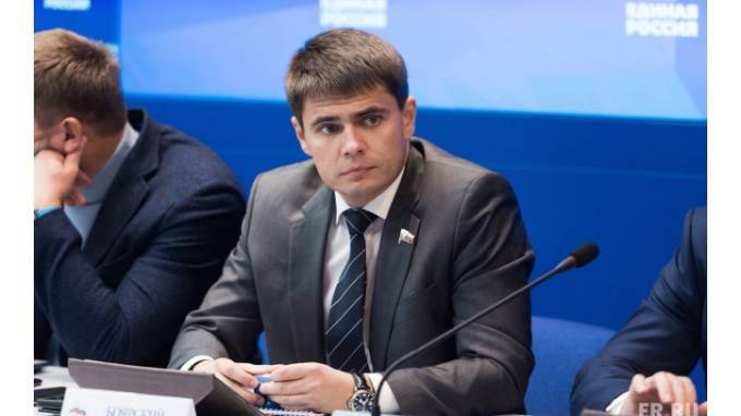 Выборы губернатора Санкт-Петербурга прошли на достойном уровне, заявил Боярский