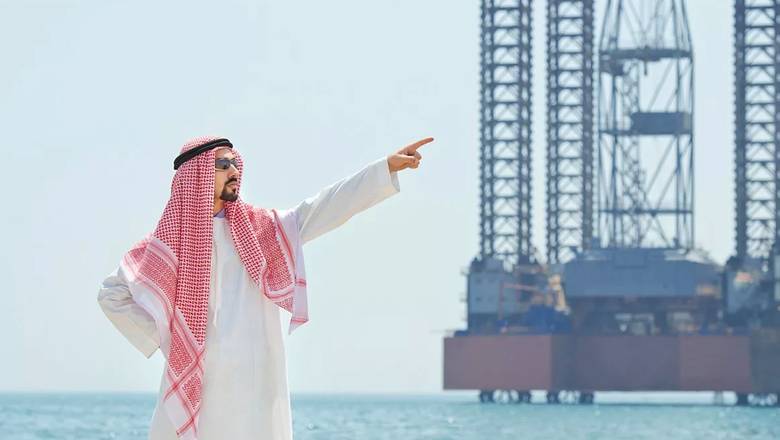 Новый антироссийский фронт: Саудовская Аравия снижает цены на нефть