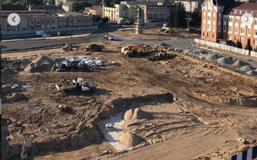Антон Алиханов оценил реконструкцию площади в Гусеве с колокольни храма