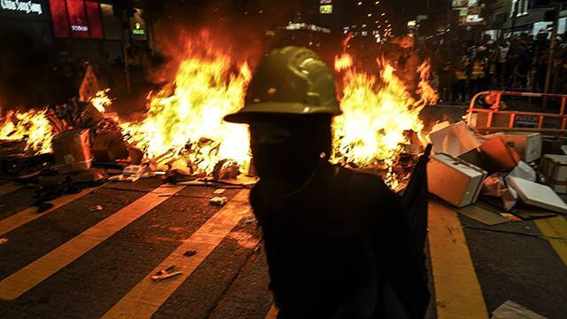 Поток туристов в Гонконге в августе упал на 40% из-за протестов