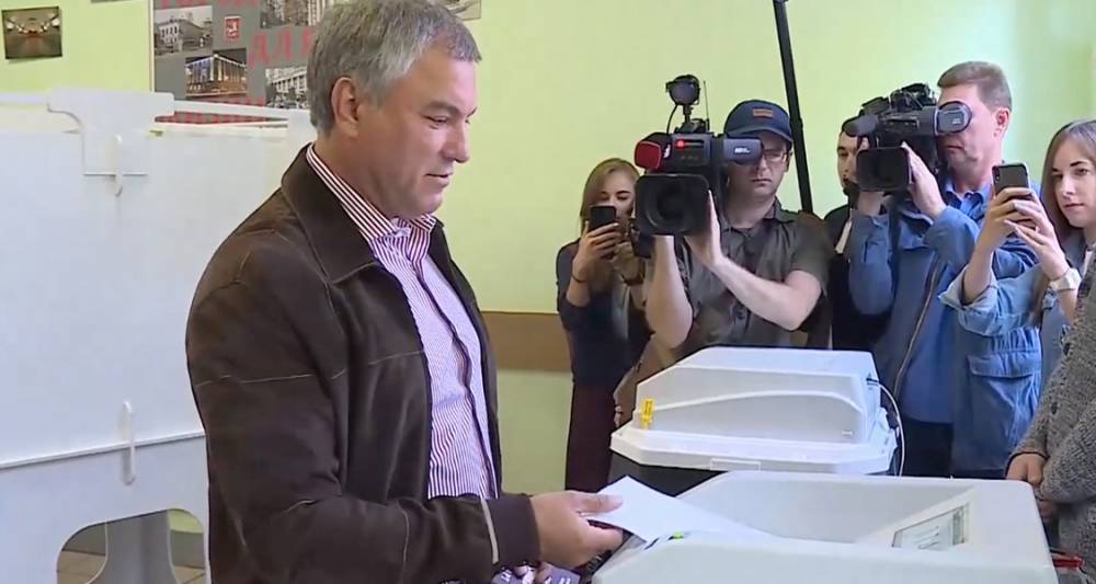 Володин и Жириновский проголосовали на выборах в Мосгордуму