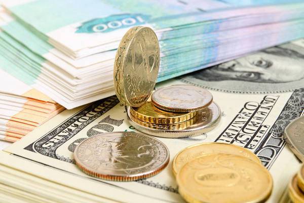 Эксперты дали прогноз по рублю и доллару на осень