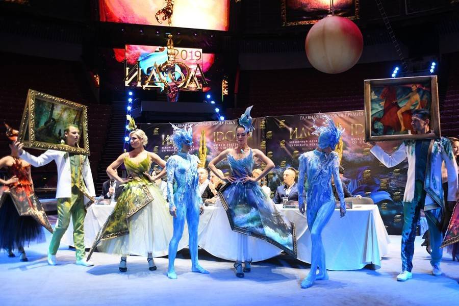 Темой фестиваля циркового искусства "Идол-2019" стала русская живопись