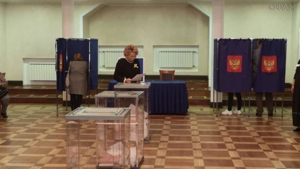 Матвиенко проголосовала на выборах в Петербурге