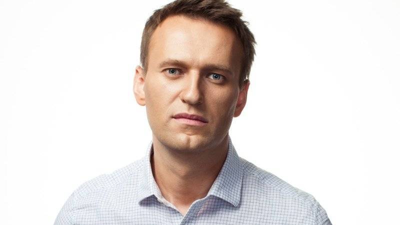 Навальный готов расписаться в любви к кому угодно ради успеха «Умного голосования»