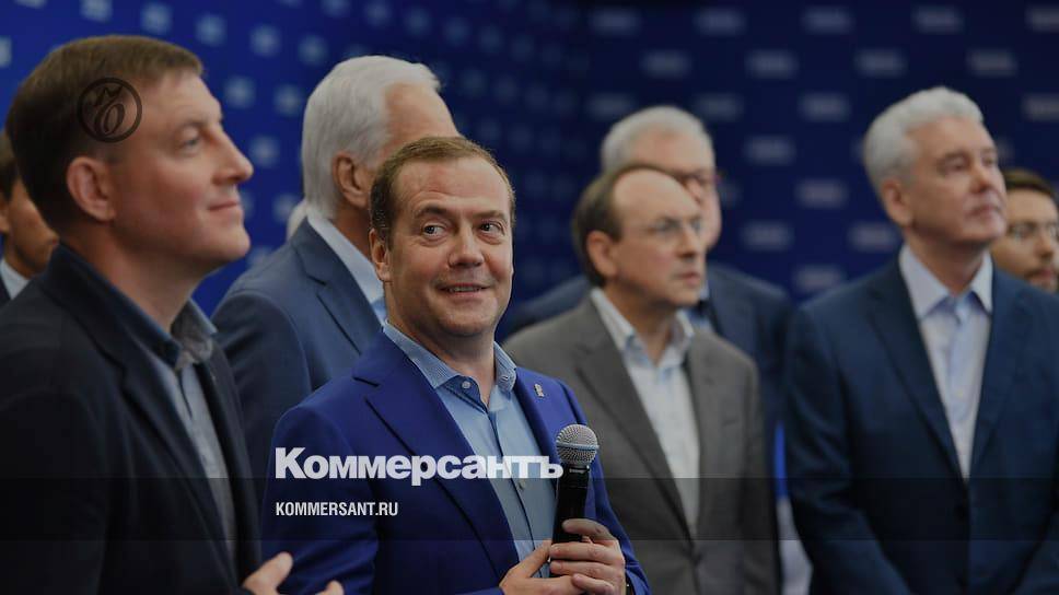 Медведев сомневается в целесообразности практики самовыдвижения при поддержке партии