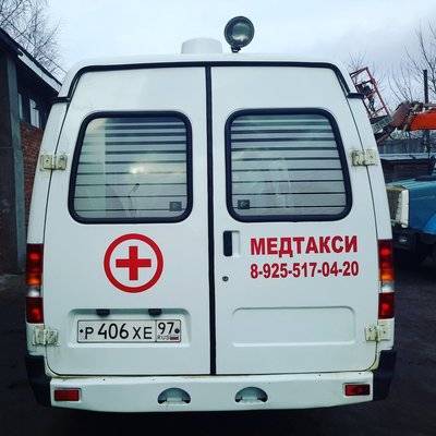 Три микроавтобуса столкнулись на трассе в Ленинградской области, есть жертвы