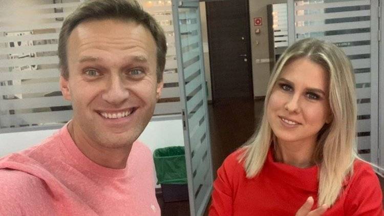 Навальный опозорил себя провалом «Умного голосования», считает политолог