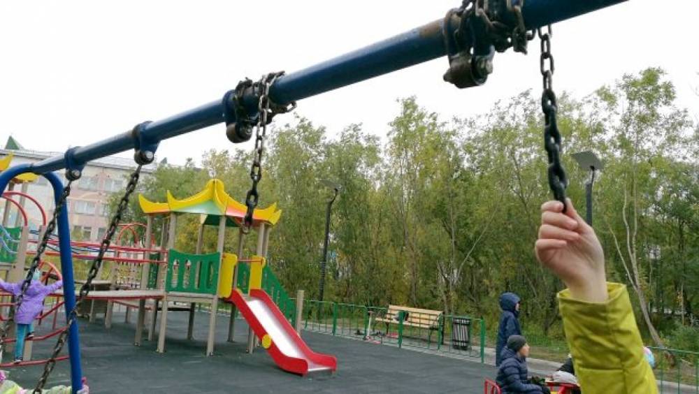 Детские площадки Воркуты защитят от вандалов с помощью возрастных ограничений