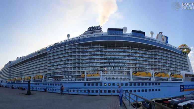 Впервые в России: во Владивосток прибыл крупнейший лайнер с 5000 туристов