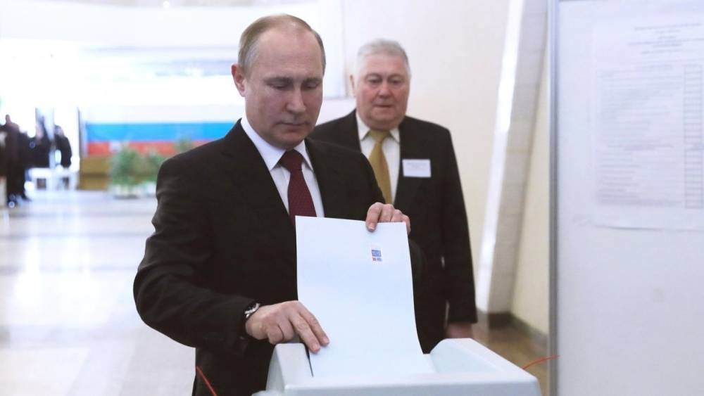 Путин и Медведев примут участие в голосовании на выборах в Мосгордуму