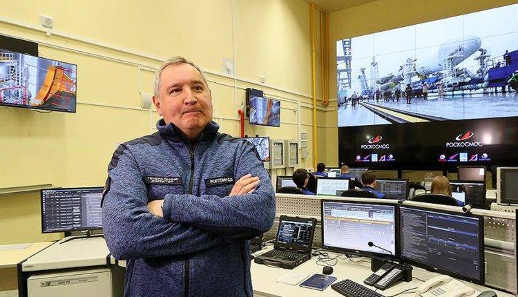 Рогозин пообещал повысить зарплату строителям космодрома Восточный