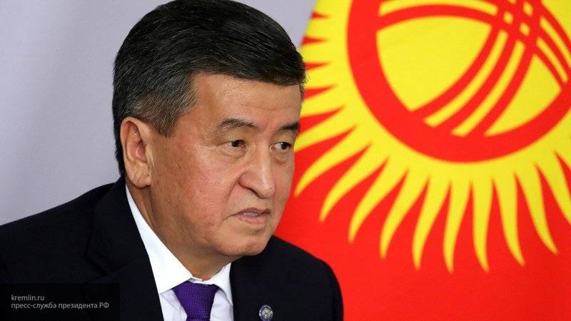 Президент Киргизии поздравил граждан страны с Новым годом, рассказав об успехах республики