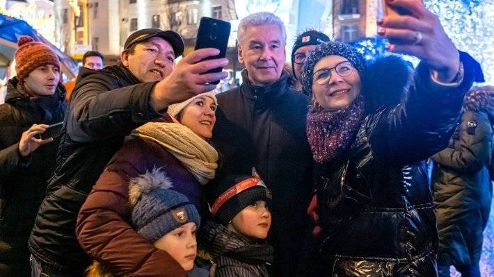 Собянин поздравил жителей Москвы с Новым годом на Тверской улице