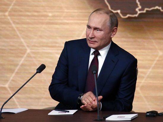 Экс-глава МИД Италии: Путин ночевал в Кремле ради москвичей