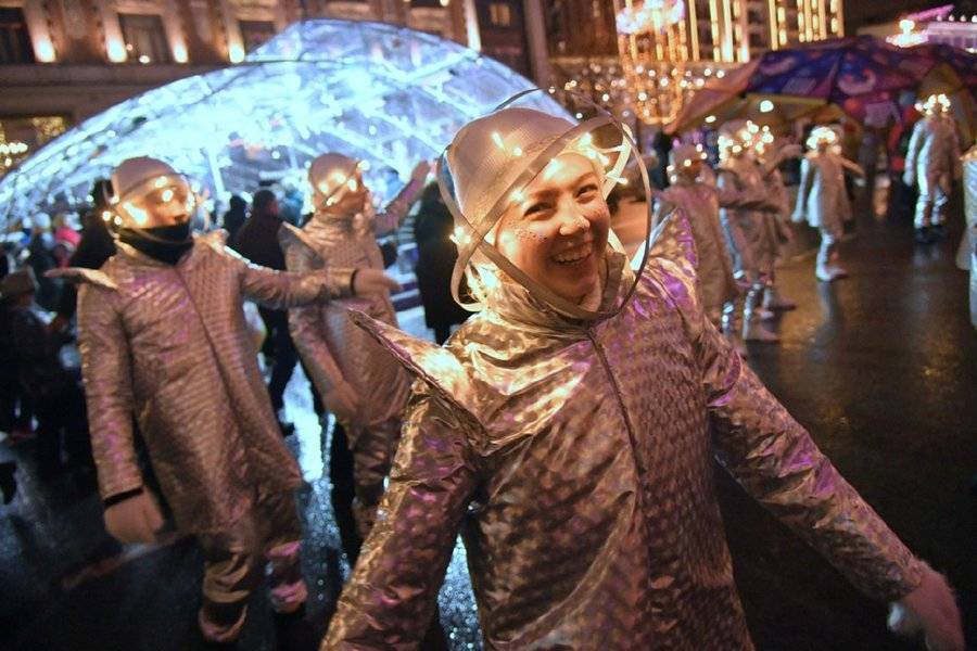 Около 6,5 млн человек приняли участие в новогодних гуляниях в России